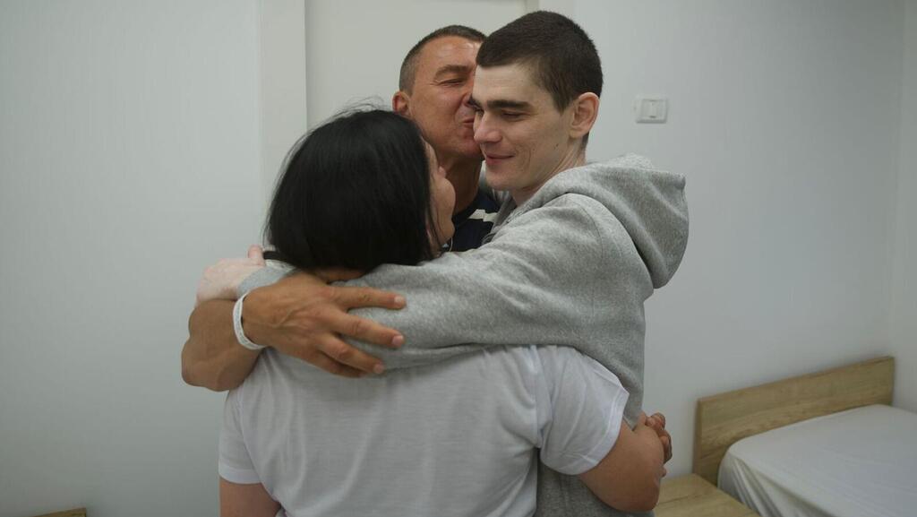 מקסים הרקין במפגש עם משפחתו