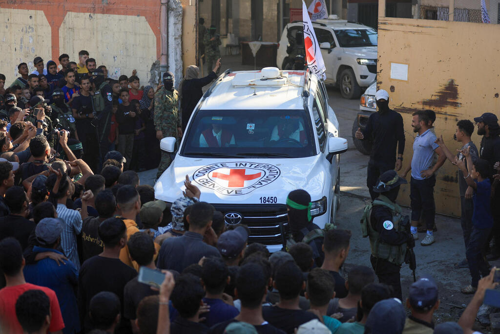 רצועת עזה רכב של הצלב האדום