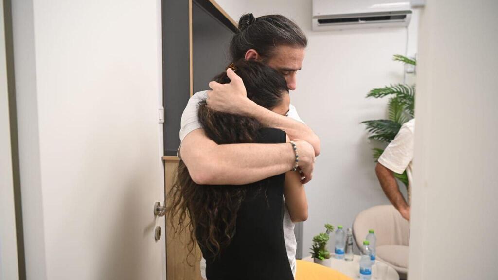 ארבל יהוד ואריאל קוניו נפגשים לראשונה