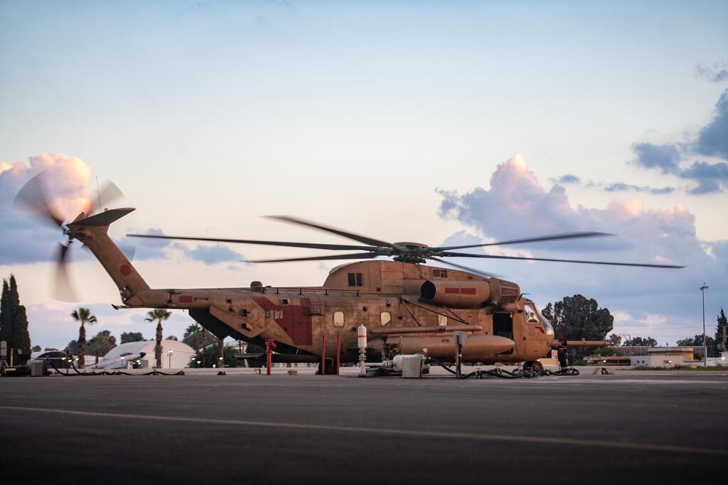 Перед взлетом (Фото: пресс-служба ЦАХАЛа) היערכות מסוקי חיל האוויר לקליטת החטופים