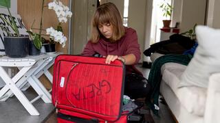 גרטה טונברג טוענת ש קיבלה חזרה מזוודה מה משט עם ציורים של איברי מין דגל ישראל כיתוב גרטה זונה