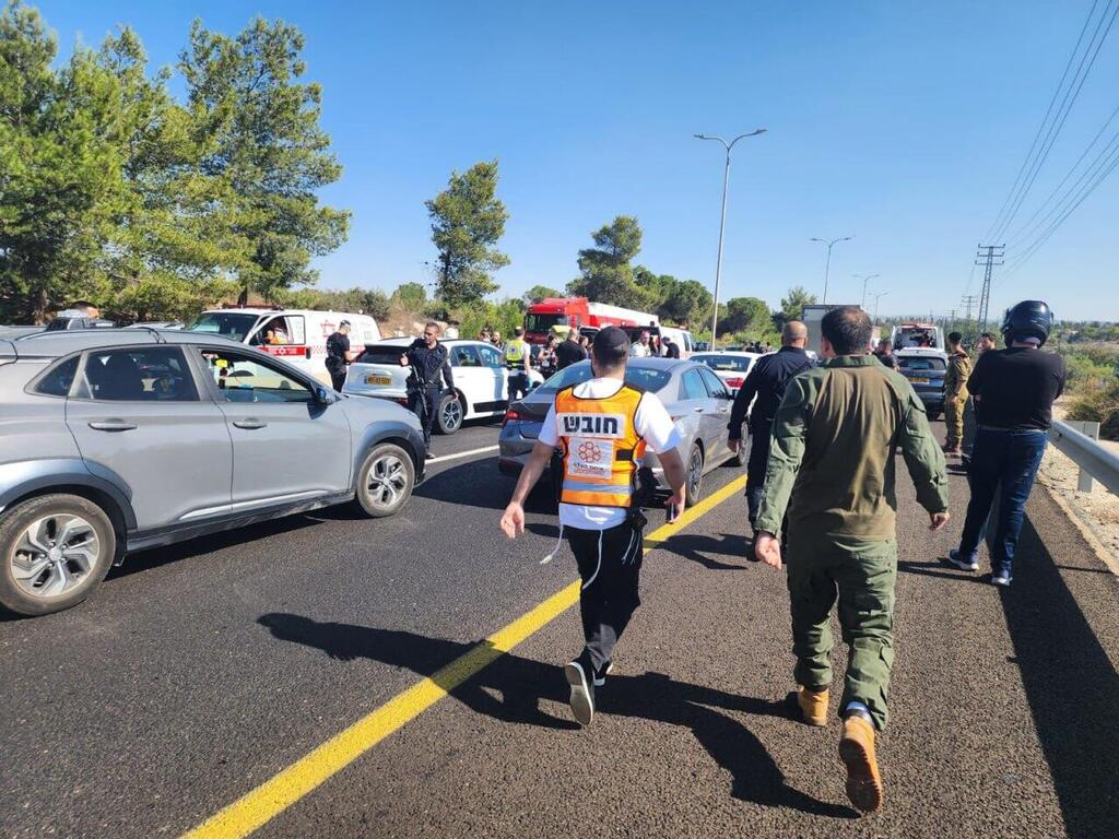 הזירה בכביש 443