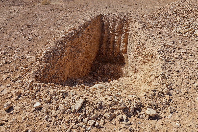 Mass graves in the Syrian desert (Photo: Reuters) צילומי לוויין של קברי אחים בסוריה
