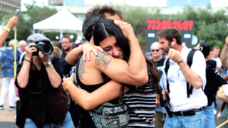          כיכר החטופים                