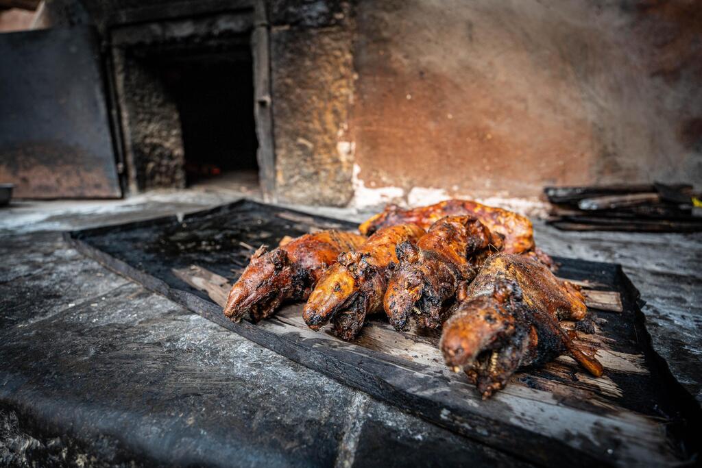Roasted guinea pig (Photo: Limor Zadok) שרקנים קלויים