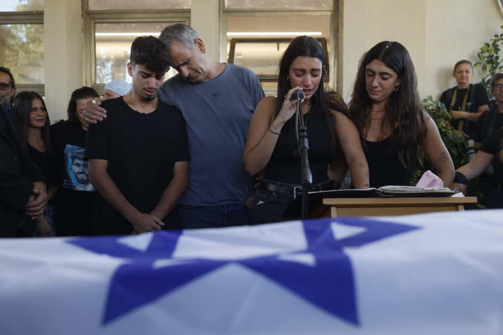 משפחתו של גיא אילוז ז"ל נפרדת ממנו  