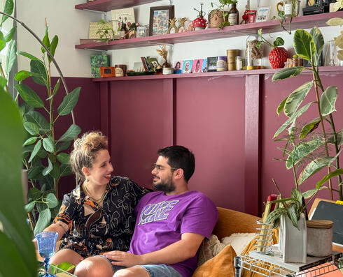 Inside the home that became their sanctuary (Photo: Noam Ron) הדירה של אביב ונדב, מדור כאן גרים