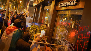 התפרעויות בהפגנה נגד ישראל פרו-פלסטינית בברצלונה ספרד