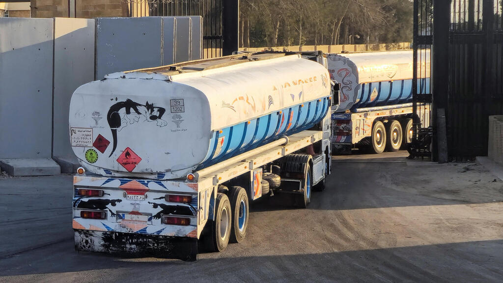 Israel will allow aid to enter Gaza trhough the Rafah crossing despite the ceasefire violation (Photo: Reuters/Stringer) מעבר רפיח מצרים