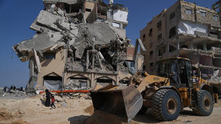 חמאס מחפש את גופות החטופים בחאן יונס