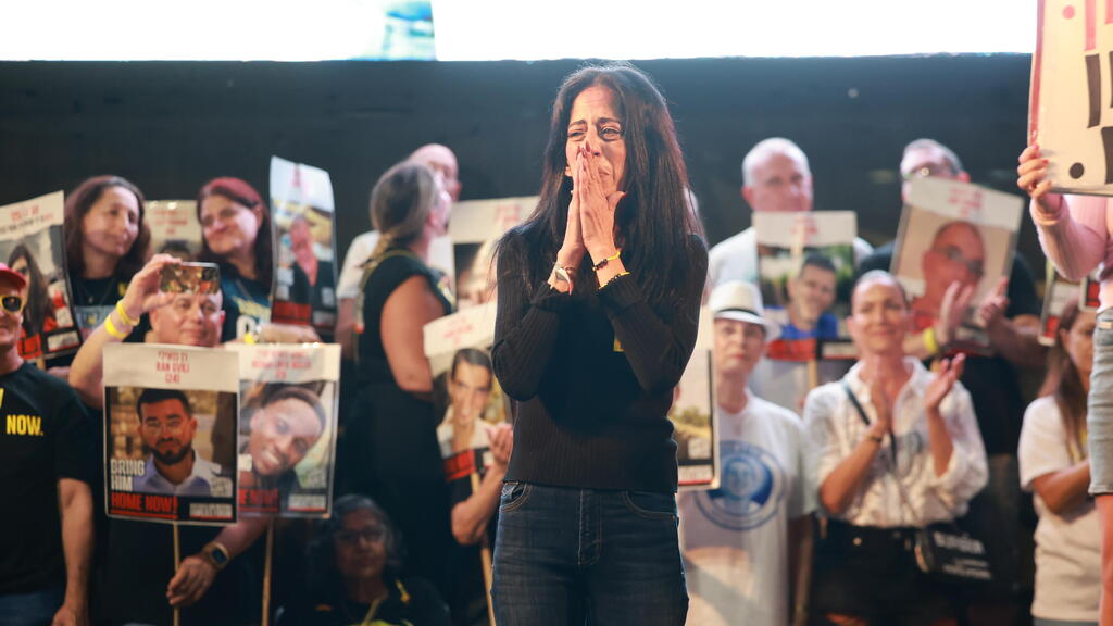 עינב צנגאוקר בעצרת בכיכר החטופים בתל אביב