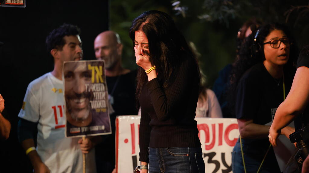 עינב צנגאוקר בעצרת בכיכר החטופים בתל אביב