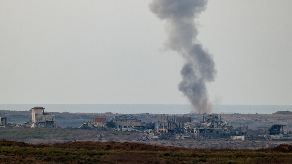 עשן עזה תקיפות צה"ל