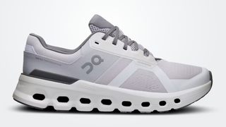 סניקרס של חברת ON