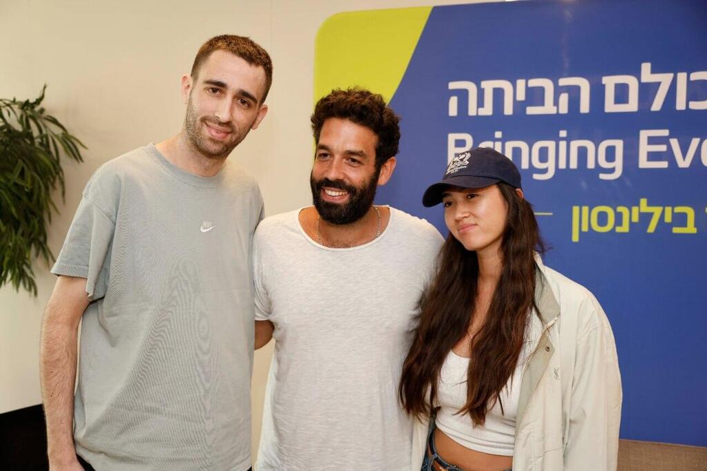 Ravid Plotnik with Avinatan Or and Noa Argamani (Photo: Guy Yechiely) רביד פלוטניק עם אבינתן אור ונועה ארגמני