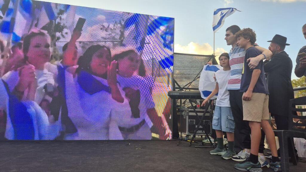 מקסים הרקין שב הביתה