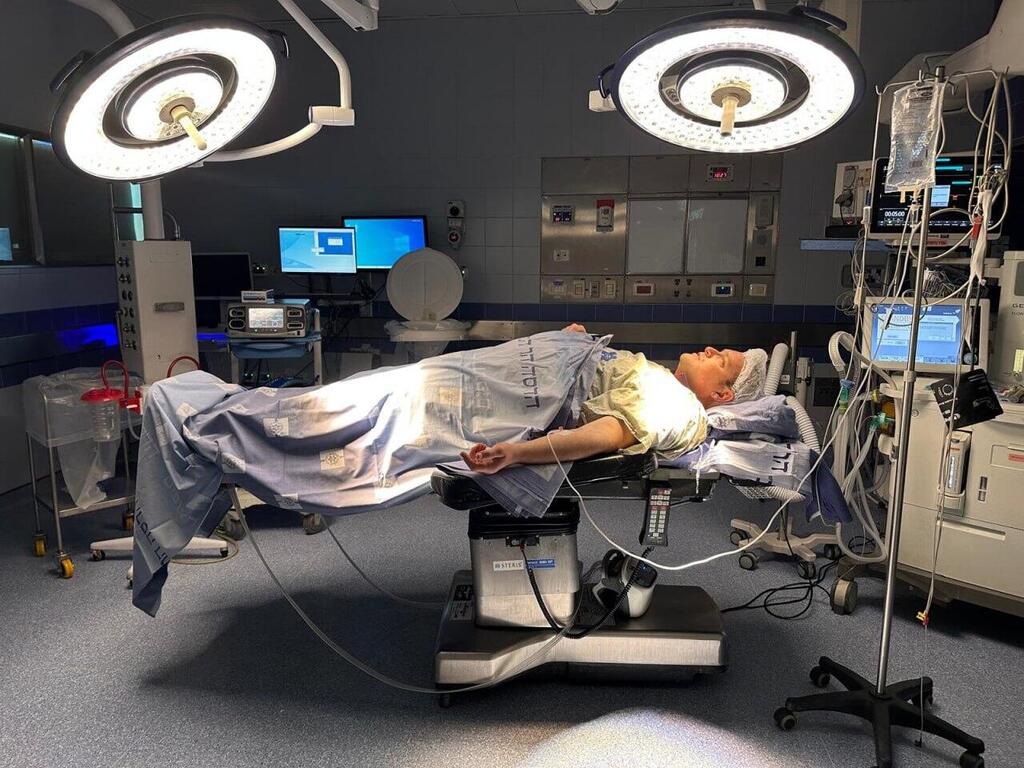 Yuval Wollhandler underwent the hypnotic surgery. "Results are encouraging" (Photo: Tamar Haratz Barkai) יובל וולהנדלר עבר היפנוזה במקום "ניתוח בריאטרי" בהדסה הר הצופים