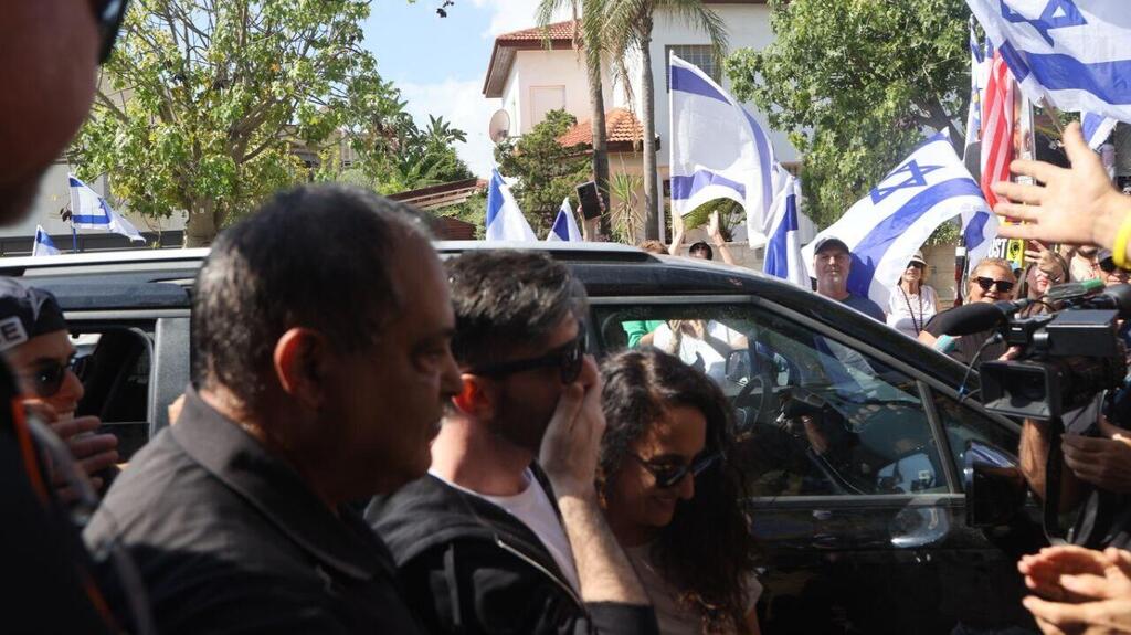 דוד קוניו שב לביתו ביבנה