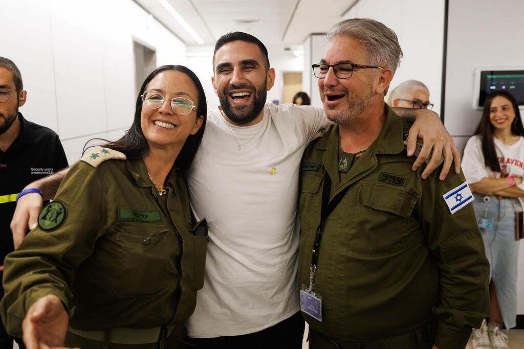 שגב כלפון, שורד השבי, משתחרר מהמחלקה בבית החולים 