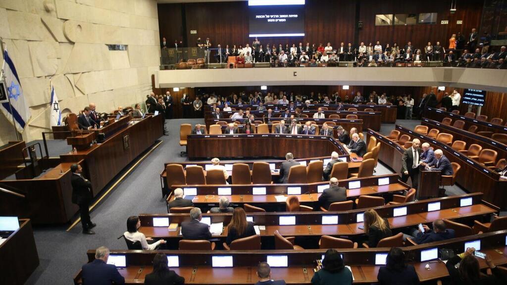 שרה נתניהו בזמן נאום ראש הממשלה בפתיחת מושב הכנסת