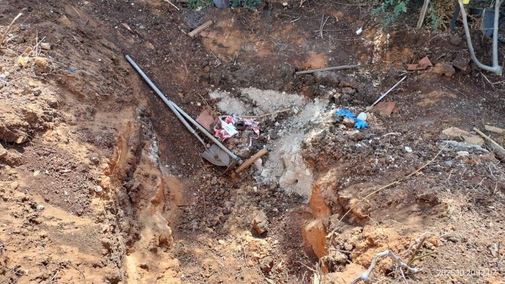 Место захоронения Маины Толстиковой (Фото: Авигу Шапира) הבור בו נמצאה הגופה