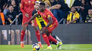 יוג'ין אנסה בורח לעומר אצילי