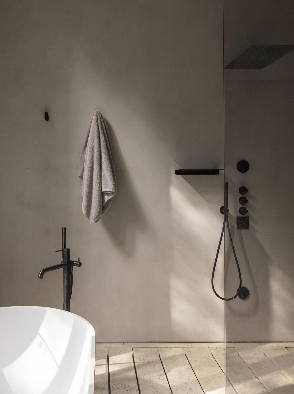 The master bathroom (Photo: Nimrod Levy) בית פרטי בהרצליה פיתוח, תכנון: עמיר צורף