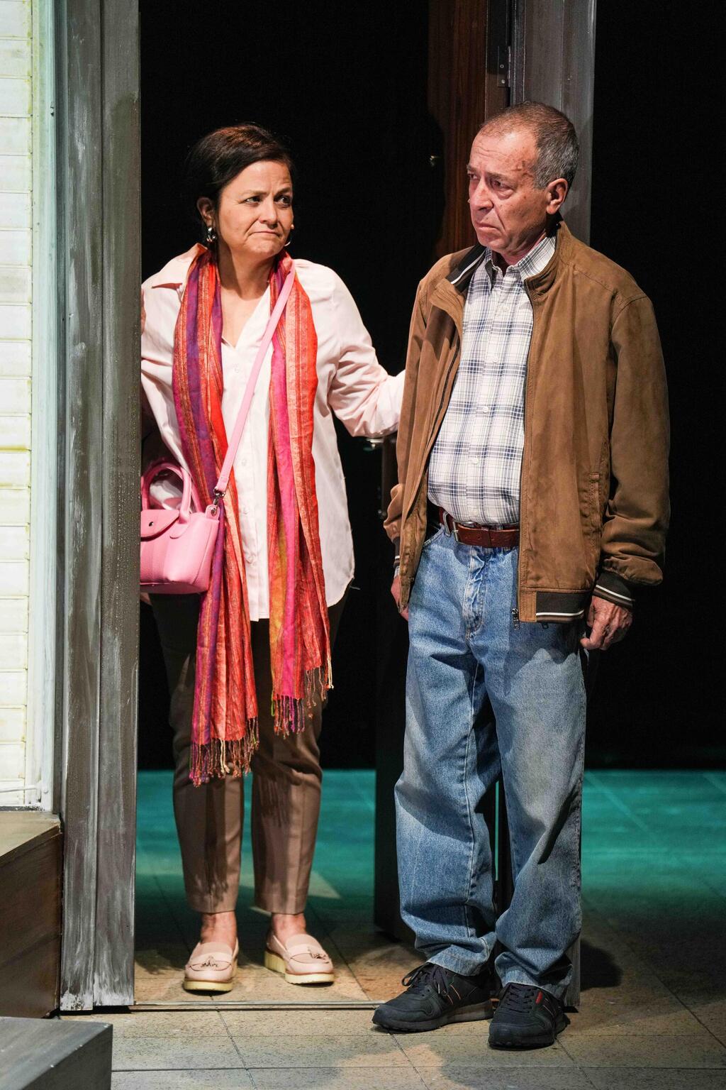 Сцена из спектакля "Индийский больной" (Фото: Ради Рубинштейн ) Сцена из спектакля "Индийский больной"