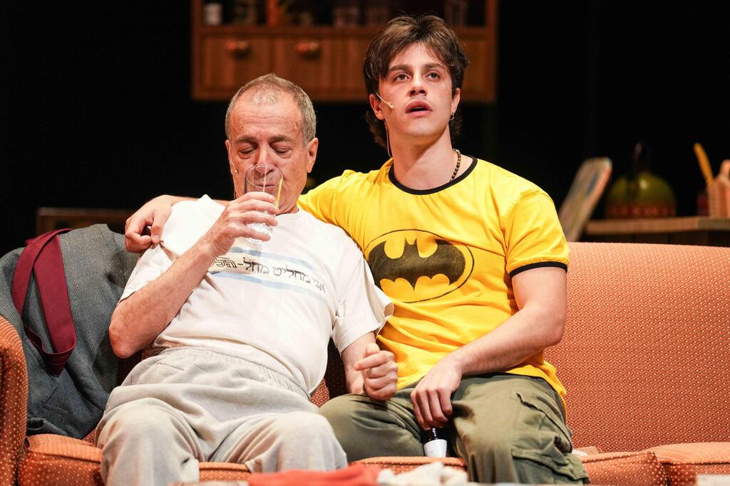 Сцена из спектакля "Индийский больной" (Фото: Ради Рубинштейн ) Сцена из спектакля "Индийский больной"