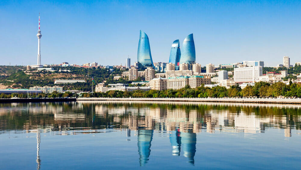 Баку (Фото: saiko3p / shutterstock) באקו בירת אזרבייג'אן