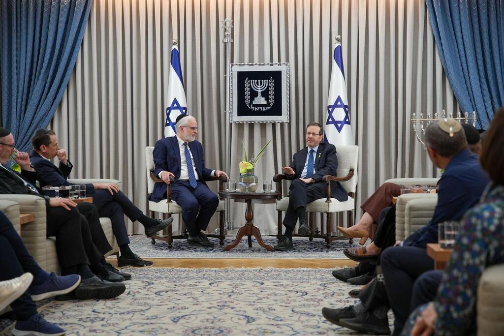 Rabbi Hauer and President Isaac Herzog (Photo: GPO) Rabbi Hauer and President Isaac Herzog