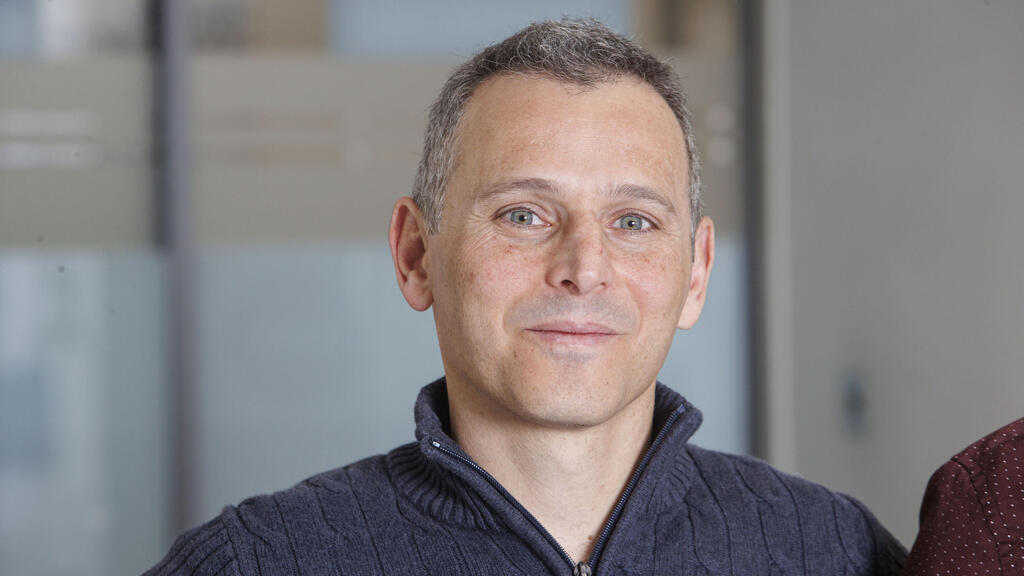 פרופ' רואי אדמון