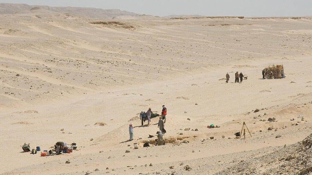 החפירות הארכאולוגיות שנערכו בסביבת העיר אחתאתון (עמארנה של ימינו)