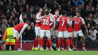 שחקני ארסנל חוגגים