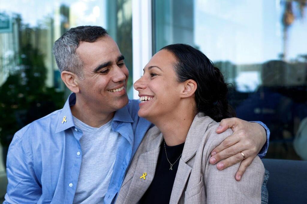 Omri Miran and his wife Lishay Miran-Lavi (Photo: Ziv Koren) לישי ועמרי מירן, מתאחדים לאחר חזרתו של עמרי משבי חמאס