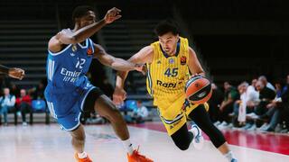 שחקן מכבי ת"א תמיר בלאט מול שחקן ריאל מדריד תאו מאלדון