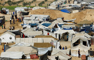 דיר אל בלח עזה אוהלים בפליטים