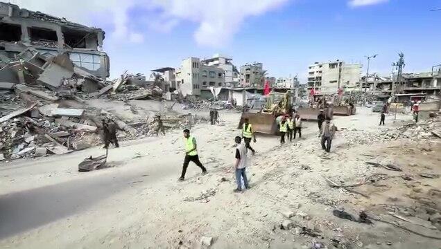 A Turkish tractor in the Gaza Strip (Photo: IHH) הסרטון שפרסם ה-IHH: מסייעים בשיקום עזה
