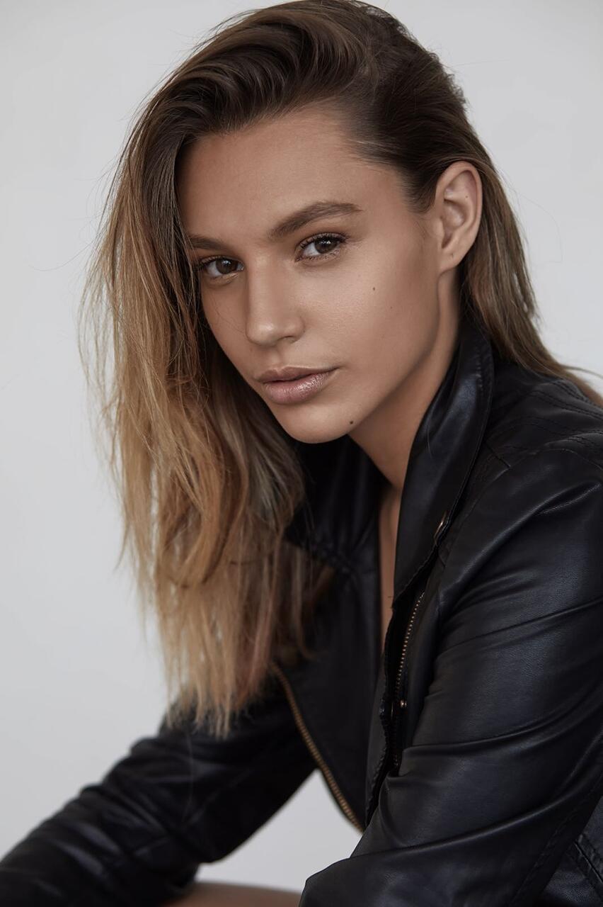 אליענה זקס בצילומי אופנה