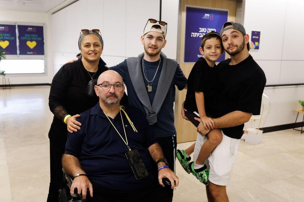 Photo: Ziv Koren בר קופרשטיין, שורד השבי, בביה"ח תל השומר