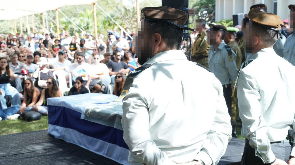 תמיר אדר נקבר לצד חברו הטוב: "נלחמת, אבל הצבא לא הגיע"