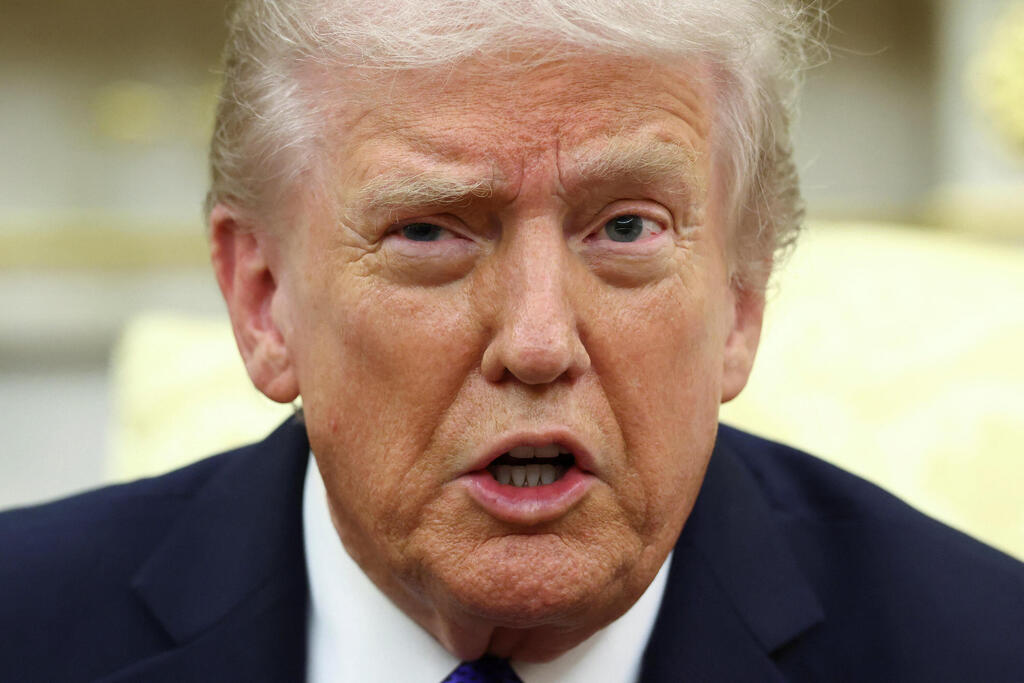 Trump calls Mamdani a 'little communist' and threatens to withhold aid funds (Photo: REUTERS/Kevin Lamarque) נשיא ארה"ב טראמפ במהלך מפגש עם מזכ"ל נאט"ו מארק רוטה