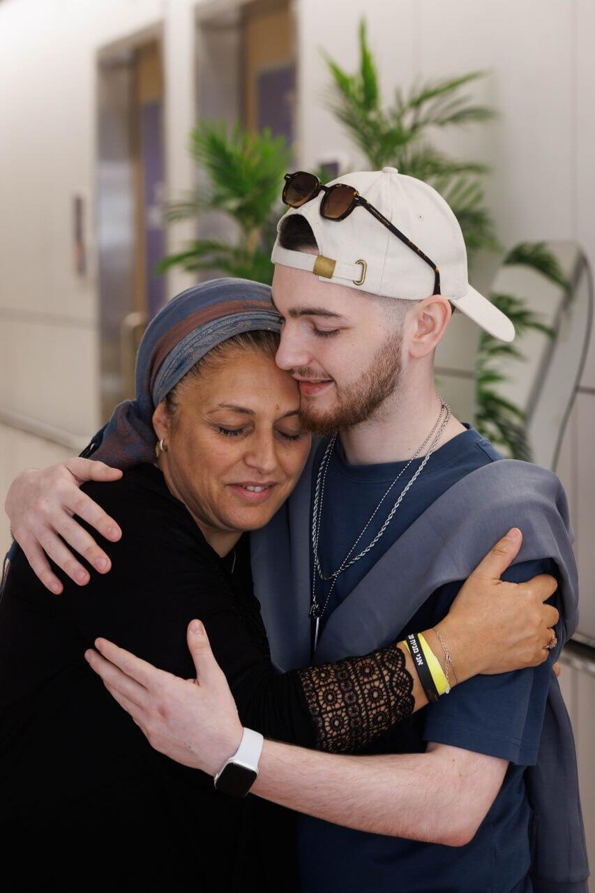 Photo: Ziv Koren בר קופרשטיין, שורד השבי, בביה"ח תל השומר