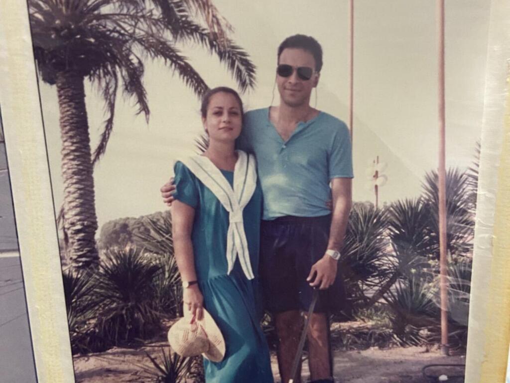 Dvorit and Ze'ev Nevo דבורית וזאב נבו, בצעירותם