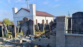 הקברים שהושחתו