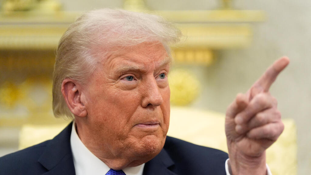 Дональд Трамп (Фото: AP Photo/Alex Brandon) נשיא ארה"ב טראמפ במהלך מפגש עם מזכ"ל נאט"ו מארק רוטה