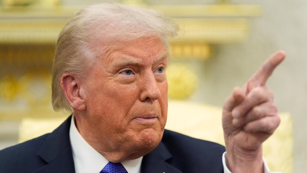 נשיא ארה"ב טראמפ במהלך מפגש עם מזכ"ל נאט"ו מארק רוטה