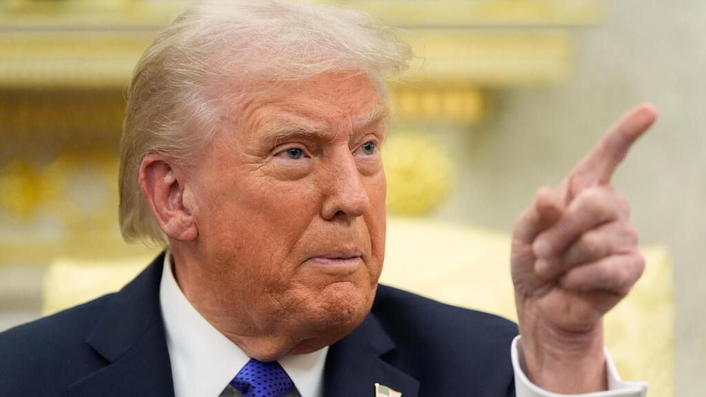 Дональд Трамп (Фото: AP Photo/Alex Brandon) נשיא ארה"ב טראמפ במהלך מפגש עם מזכ"ל נאט"ו מארק רוטה