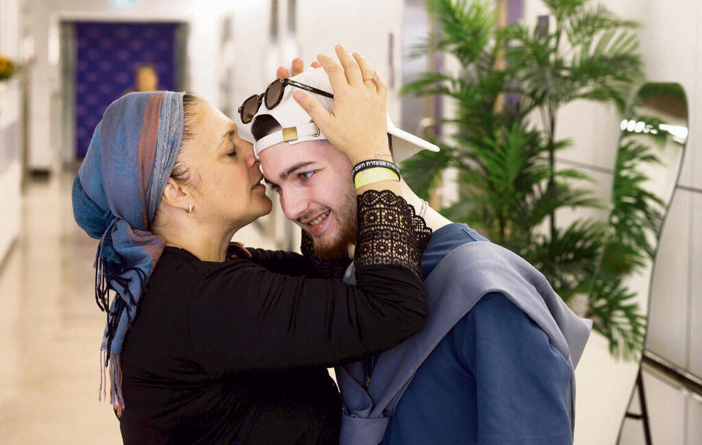 Kupershtein and his mother Julie (Photo: Ziv Koren) yk14556796