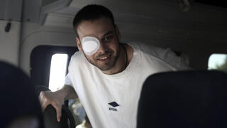 אלון אהל חוזר הביתה